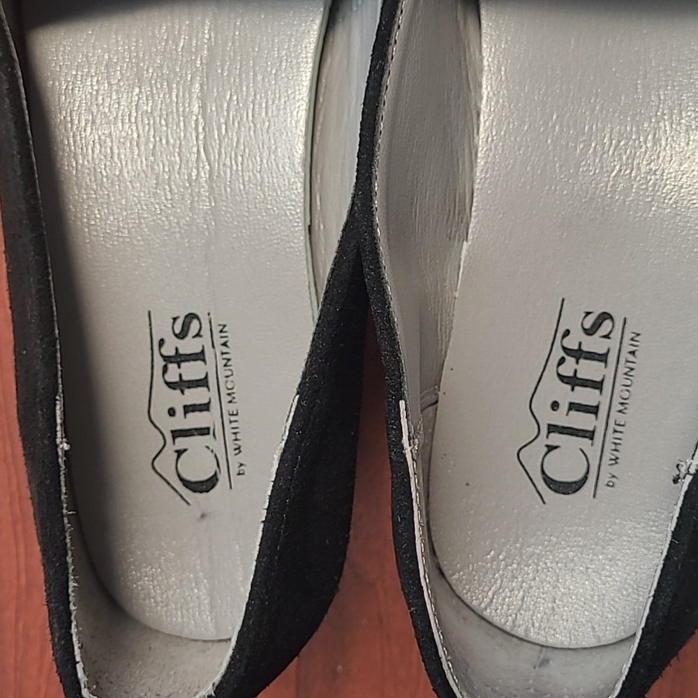 Cliffs Uphill Womens 8.5 classic black leather dressy slip on heeled shoes - Picture 5 of 7